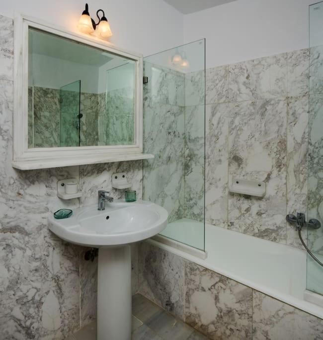 Villa Artemis In Small Kounoupi Porto Heli Exterior photo